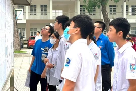 Bỏ khu vực tuyển sinh lớp 10:Phụ huynh,HS lo gì trước kỳ thi nhiều biến động?