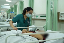 Số người ngộ độc sau khi ăn bánh mì heo quay tại TP HCM tăng lên 22 người