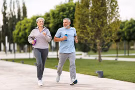 Nguy cơ gãy xương vì loãng xương tăng cao sau tuổi 50