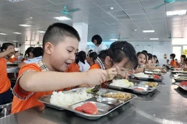  Hà Nội kiểm tra đột xuất bữa ăn bán trú học sinh