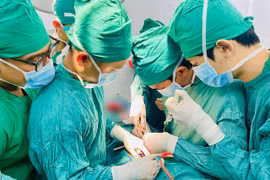 Giành lại sự sống cho bệnh nhân bị vỡ tim do tai nạn giao thông