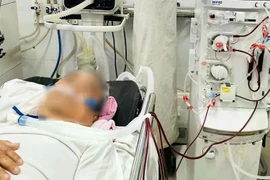 Lọc máu cứu sống cụ ông 74 tuổi nguy kịch khi đi du lịch