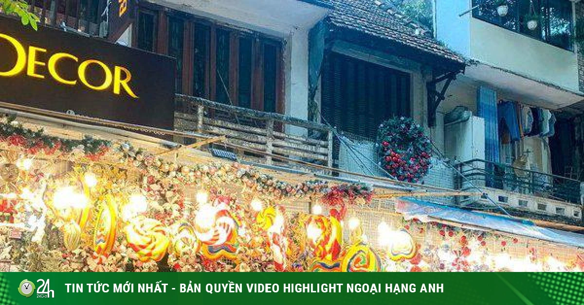 Hà Nội: Phố Hàng Mã lộng lẫy trước thềm Giáng sinh 2022