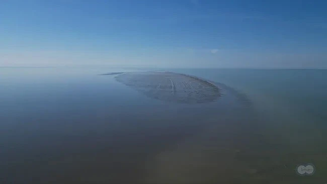 Hòn đảo bí ẩn trồi lên giữa Biển Caspi gây sốc giới khoa học