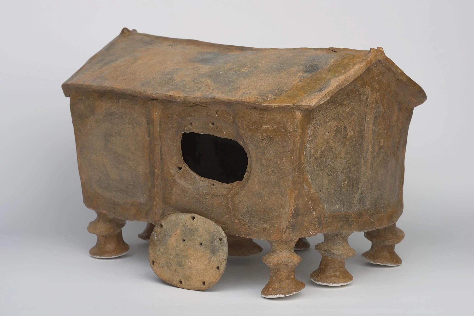 View - Bình đựng tro cốt 2.600 năm hình ngôi nhà khiến giới khoa học sửng sốt | Báo Tri thức và Cuộc sống - TIN TỨC PHỔ BIẾN KIẾN THỨC 24H