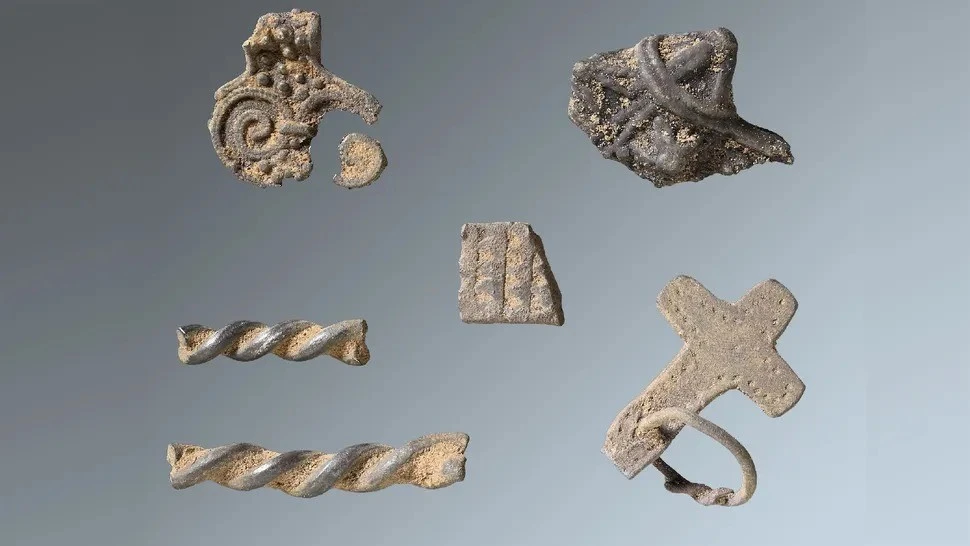 Búa thần Thor lộ diện trong kho báu Viking nghìn năm gây sốc