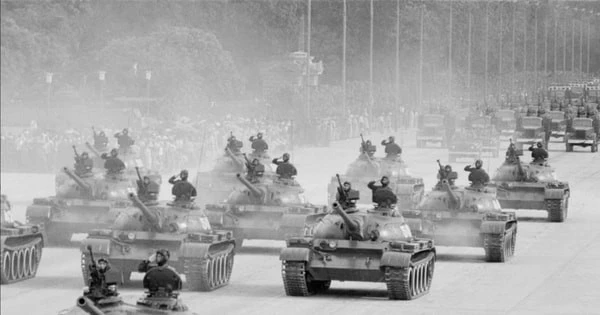 Những khoảnh khắc lịch sử tại lễ duyệt binh kỷ niệm Quốc khánh 2/9/1975