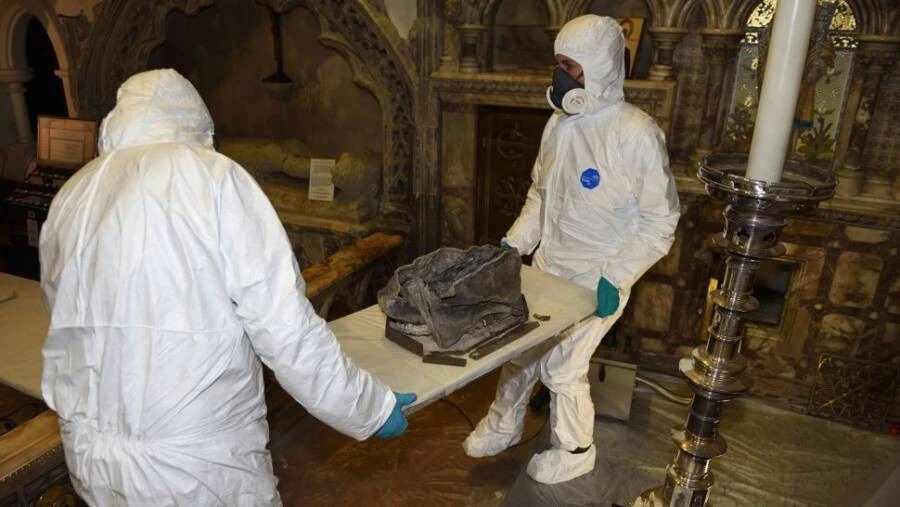 Hài cốt thánh nữ thế kỷ thứ 7 được tìm thấy trong nhà thờ Anh