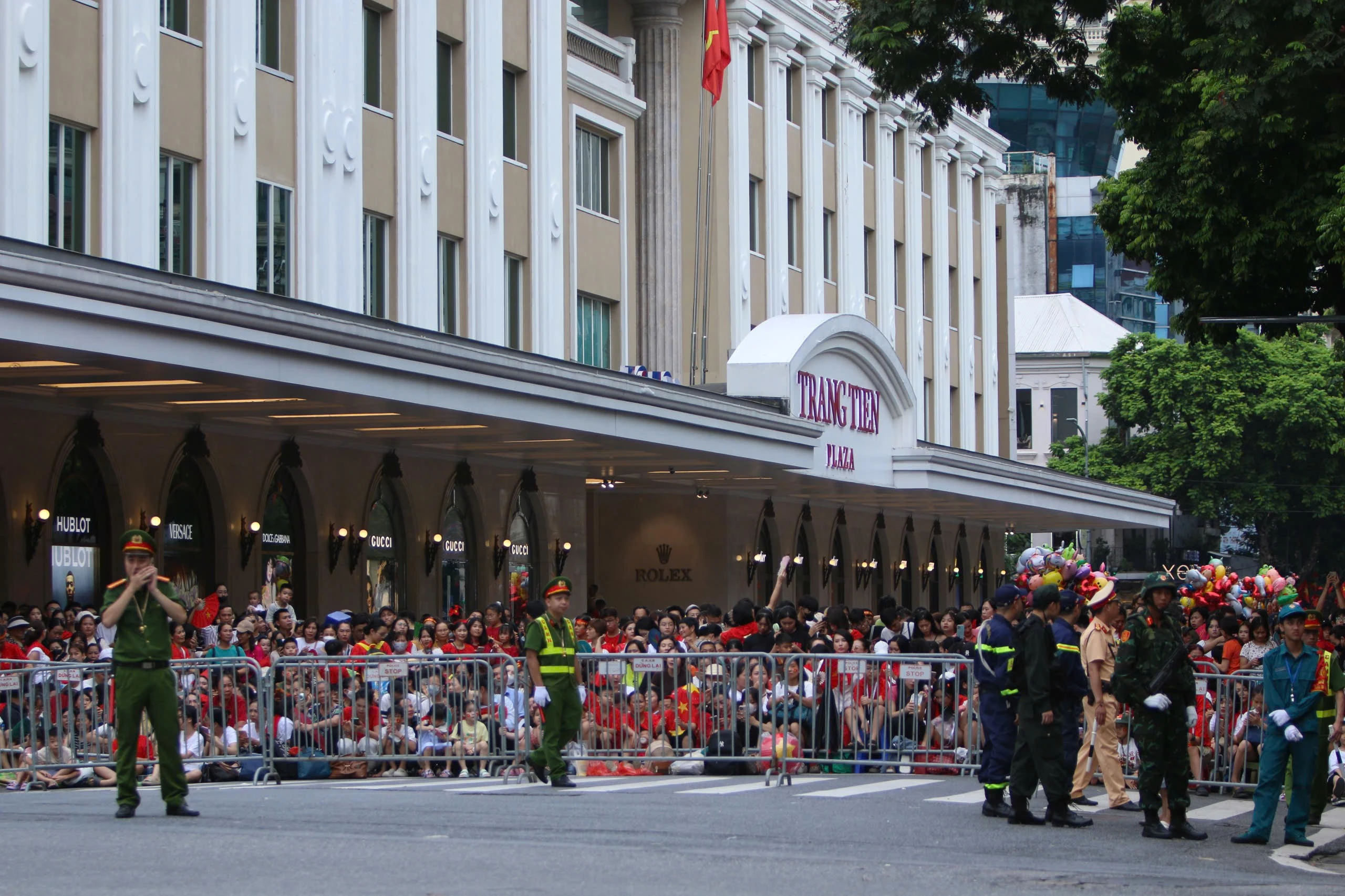 An ninh tại tuyến đường Tràng Tiền được thắt chặt trước sơ duyệt diễu binh