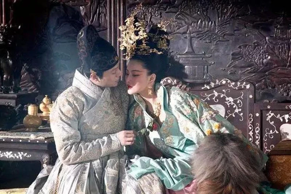 Cỗ xe kỳ dị hé lộ bí mật thị tẩm 'động trời' của hoàng đế