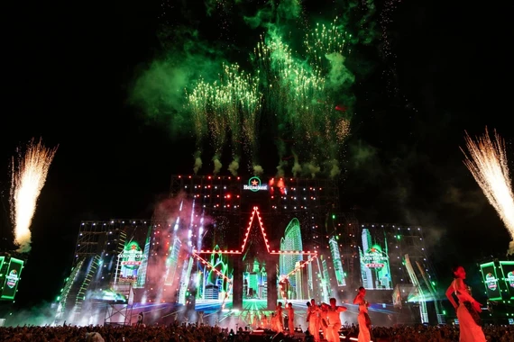 Trải nghiệm Tết Dương lịch 2026 tại Hà Nội với pháo hoa và lễ hội rực rỡ