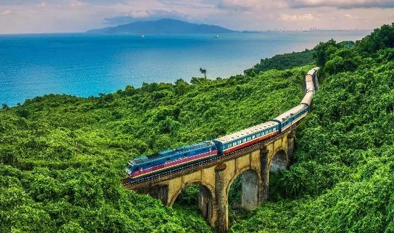 Tàu Thống Nhất Việt Nam được vinh danh đẹp nhất hành tinh