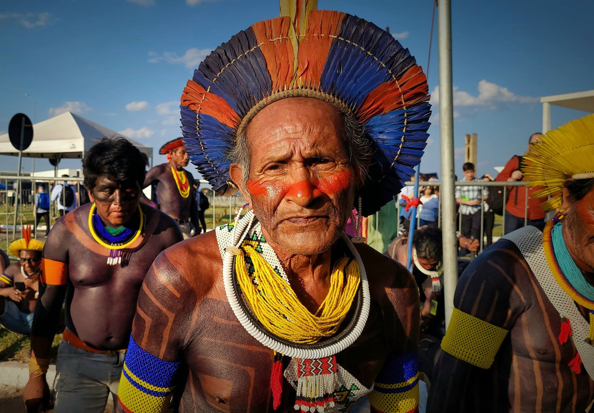 Nổi tiếng với nghệ thuật trang trí cơ thể độc đáo. Người Kayapo sử dụng màu nhuộm từ thực vật để vẽ lên cơ thể, vừa mang giá trị thẩm mỹ vừa thể hiện địa vị, độ tuổi và vai trò xã hội. Ảnh: kayapo.org.