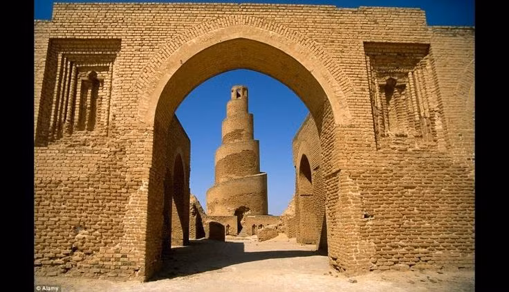  Được làm hoàn toàn từ gạch nung. Không dùng đá hay cẩm thạch, toàn bộ công trình được dựng bằng gạch và vữa sét. Ảnh: Pinterest.