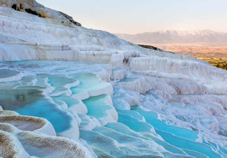  Di sản thế giới được UNESCO công nhận. Năm 1988, Pamukkale cùng tàn tích cổ đại Hierapolis được UNESCO ghi danh là Di sản Thế giới, nhờ giá trị địa chất độc đáo và ý nghĩa lịch sử quan trọng. Ảnh: Pinterest.