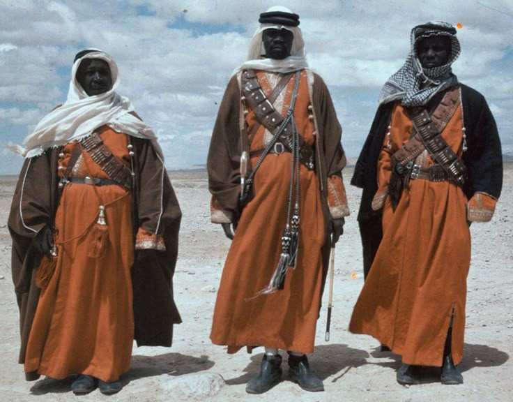  Sinh sống chủ yếu ở vùng sa mạc. Người Bedouin phân bố tại bán đảo Ả Rập, Bắc Phi và Trung Đông. Ảnh: Pinterest.