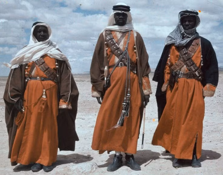  Sinh sống chủ yếu ở vùng sa mạc. Người Bedouin phân bố tại bán đảo Ả Rập, Bắc Phi và Trung Đông. Ảnh: Pinterest.