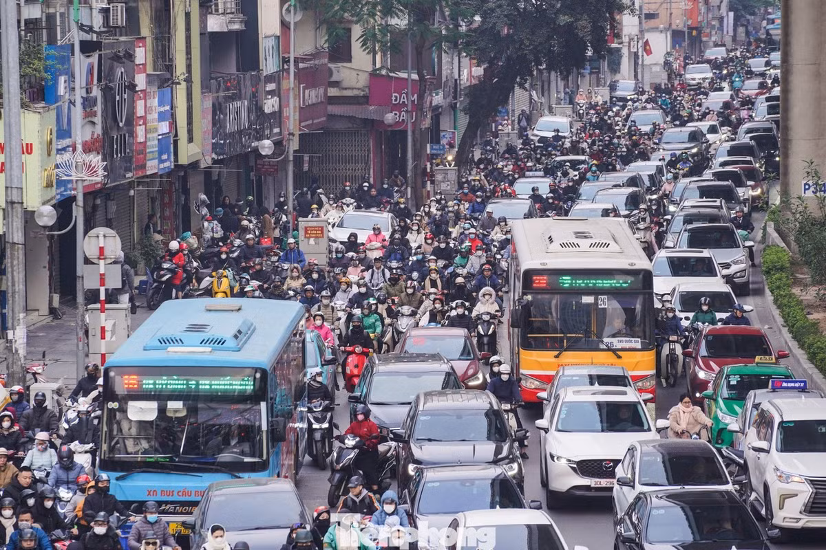 Ùn tắc giao thông những ngày cuối năm tại Hà Nội