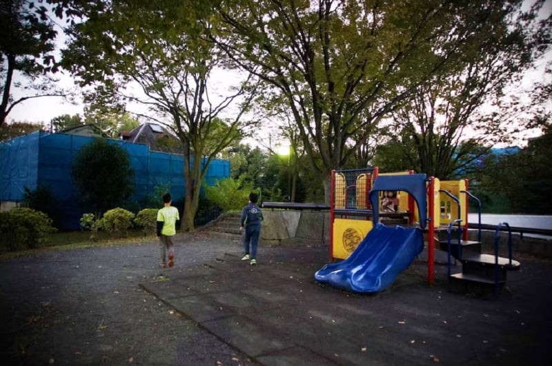 Ngôi nhà của các nạn nhân nằm kế một công viên.