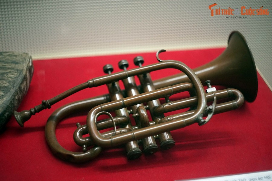 Kèn đồng được ông Bùi Thanh Thử, mục sư Hội giáo Tin lành dùng tham gia giành chính quyền ở Sơn Tây (Hà Nội) tháng 8/1945.