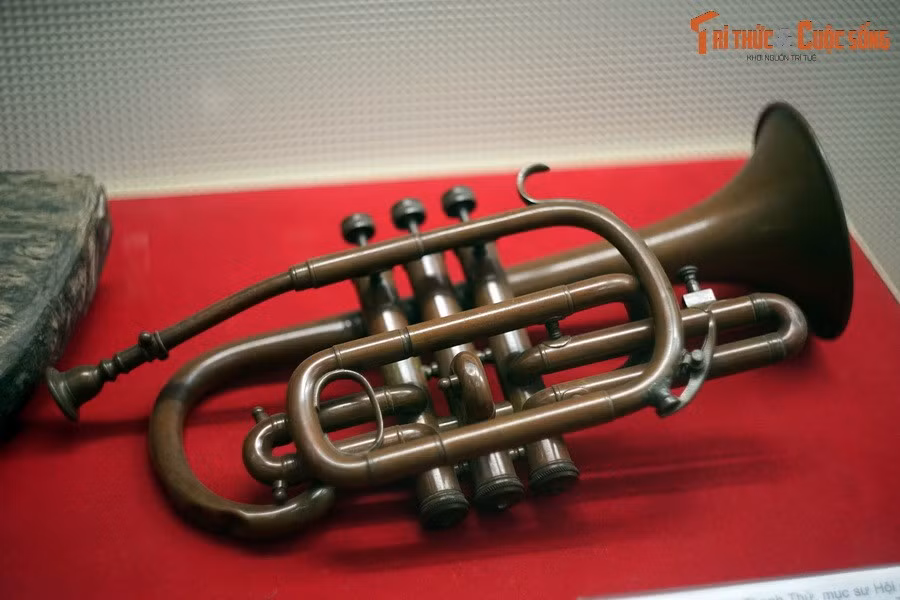 Kèn đồng được ông Bùi Thanh Thử, mục sư Hội giáo Tin lành dùng tham gia giành chính quyền ở Sơn Tây (Hà Nội) tháng 8/1945.