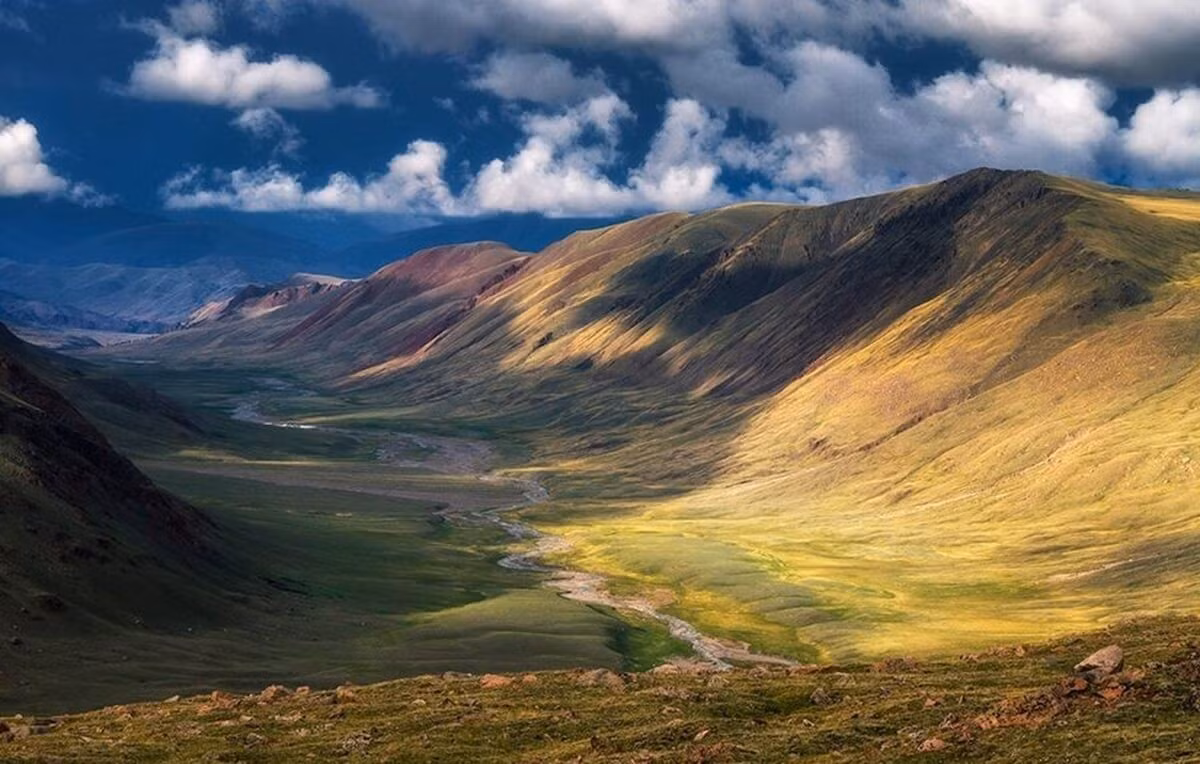  Có lịch sử khảo cổ phong phú. Nhiều di chỉ khảo cổ học từ thời đại đồ đồng và đồ sắt đã được tìm thấy quanh lưu vực này. Ảnh: correctmongolia.com.