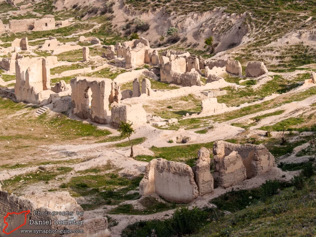  Cung cấp tư liệu quý cho khảo cổ học hiện đại. Các cuộc khai quật tại Qatna từ thế kỷ 20 đã mang lại nhiều phát hiện quan trọng, giúp tái dựng đời sống chính trị, kinh tế và tôn giáo của Syria trong thời kỳ đồ đồng. Ảnh: syriaphotoguide.com.