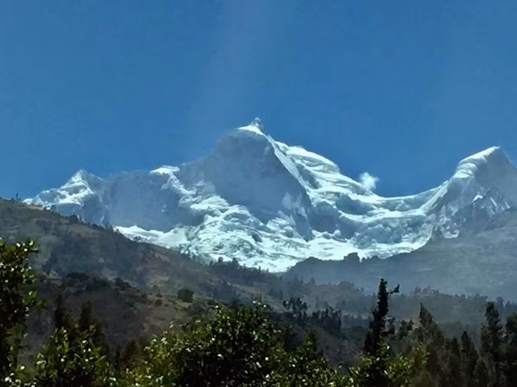  Đây là nơi có đỉnh núi cao nhất Peru. Núi Huascarán cao 6.768 m, phủ băng quanh năm, là điểm leo núi nổi tiếng toàn cầu. Ảnh: Pinterest.