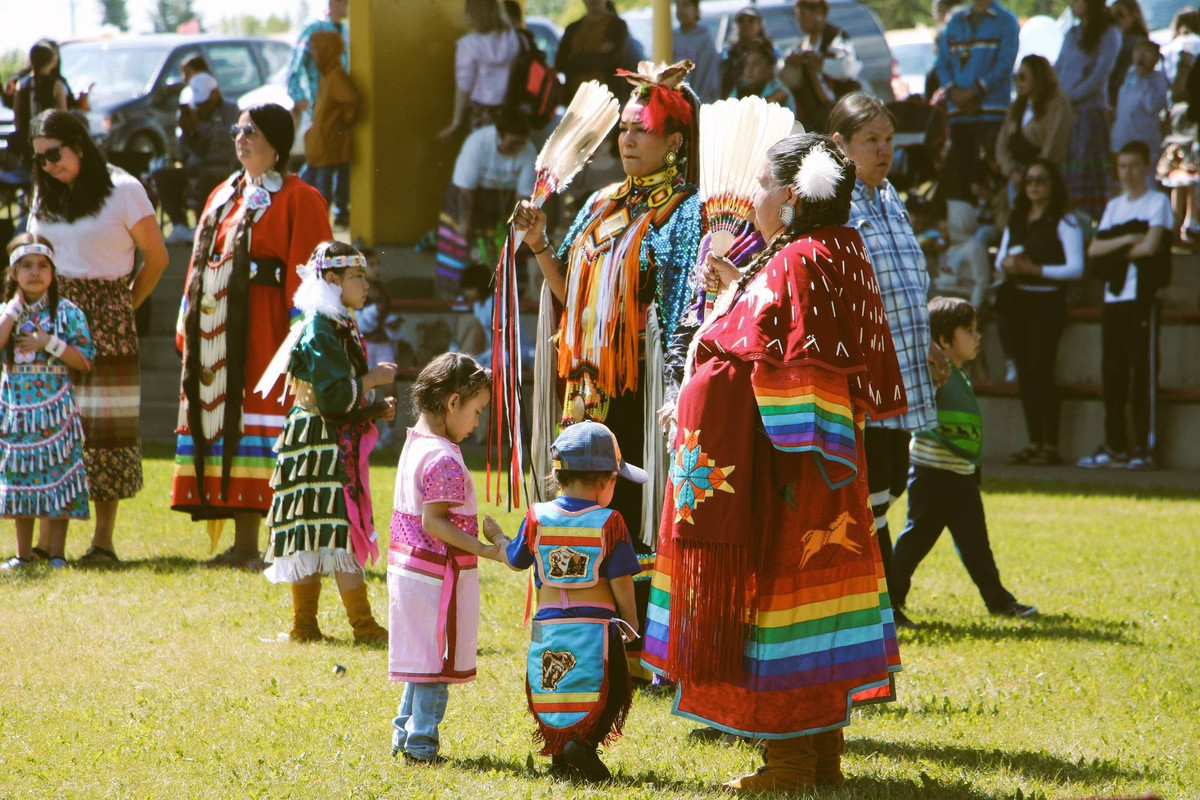  Người Cree từng đóng vai trò quan trọng trong lịch sử thương mại lông thú. Trong thế kỷ 17–19, họ là đối tác then chốt của các công ty châu Âu, góp phần định hình mạng lưới kinh tế sớm ở Canada. Ảnh: ermineskin.ca.