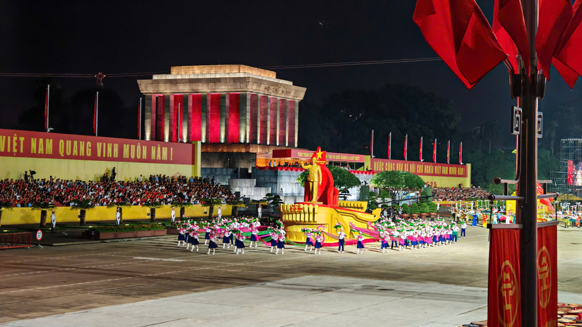View - Hùng tráng buổi sơ duyệt diễu binh, diễu hành ở Quảng trường Ba Đình | Báo Tri thức và Cuộc sống - TIN TỨC PHỔ BIẾN KIẾN THỨC 24H
