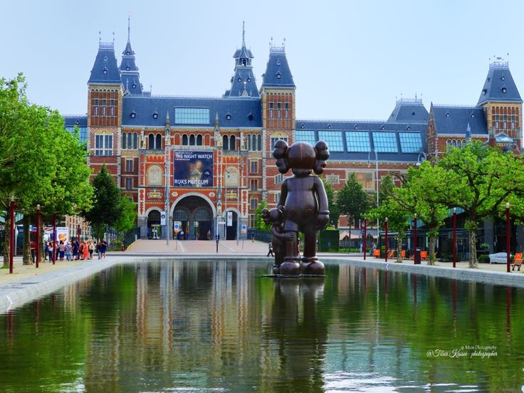  Nơi đặt trụ sở của nhiều bảo tàng nổi tiếng. Amsterdam là điểm đến quan trọng của những người yêu nghệ thuật. Thành phố này có nhiều bảo tàng nổi tiếng trưng bày các tác phẩm hội họa, lịch sử và văn hóa, thu hút hàng triệu du khách mỗi năm đến tham quan, khám phá. Ảnh: Pinterest