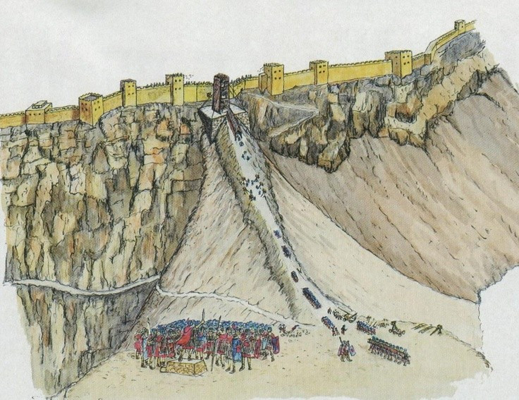  Cuộc vây hãm nổi tiếng của quân La Mã. Người La Mã đã xây một con dốc khổng lồ bằng đất đá để đưa máy công thành lên cao nguyên, dấu tích của nó vẫn còn thấy rõ đến ngày nay. Ảnh: Pinterest.