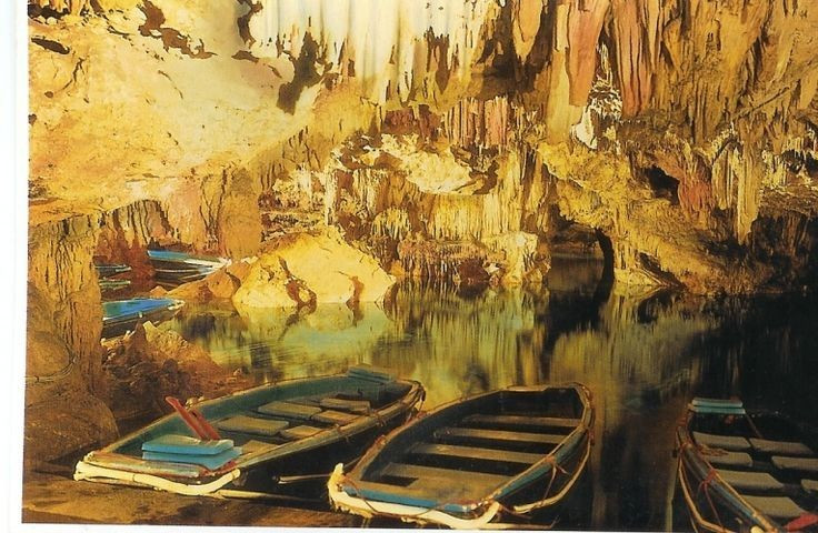  5. Là nguồn cung cấp nước ngọt quan trọng. Dòng sông ngầm trong hang dưới đóng vai trò là một trong những nguồn cung cấp nước ngọt chủ yếu cho thủ đô Beirut và vùng lân cận. Ảnh: Pinterest.