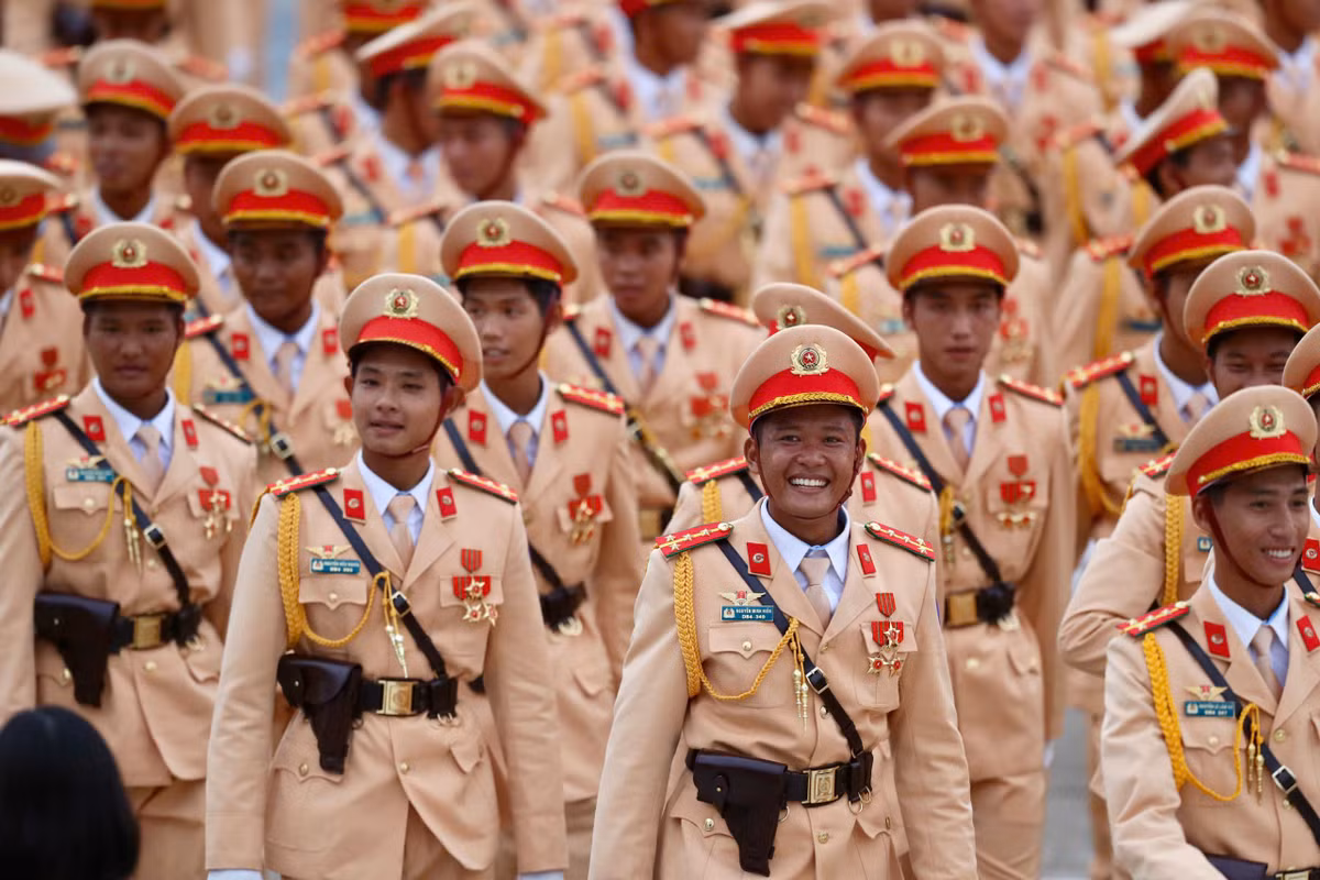 Lực lượng diễu binh, diễu hành gồm: 4 khối Nghi trượng; 43 khối đại diện lực lượng vũ trang nhân dân bao gồm 26 khối Quân đội, 17 khối Công an); 4 khối quân đội nước ngoài gồm: Trung Quốc, Nga, Lào, Campuchia; Lực lượng xe, pháo quân sự, xe đặc chủng Công an; Lực lượng diễu binh trên biển; 12 khối diễu hành quần chúng; 1 khối Văn hóa, Thể thao.