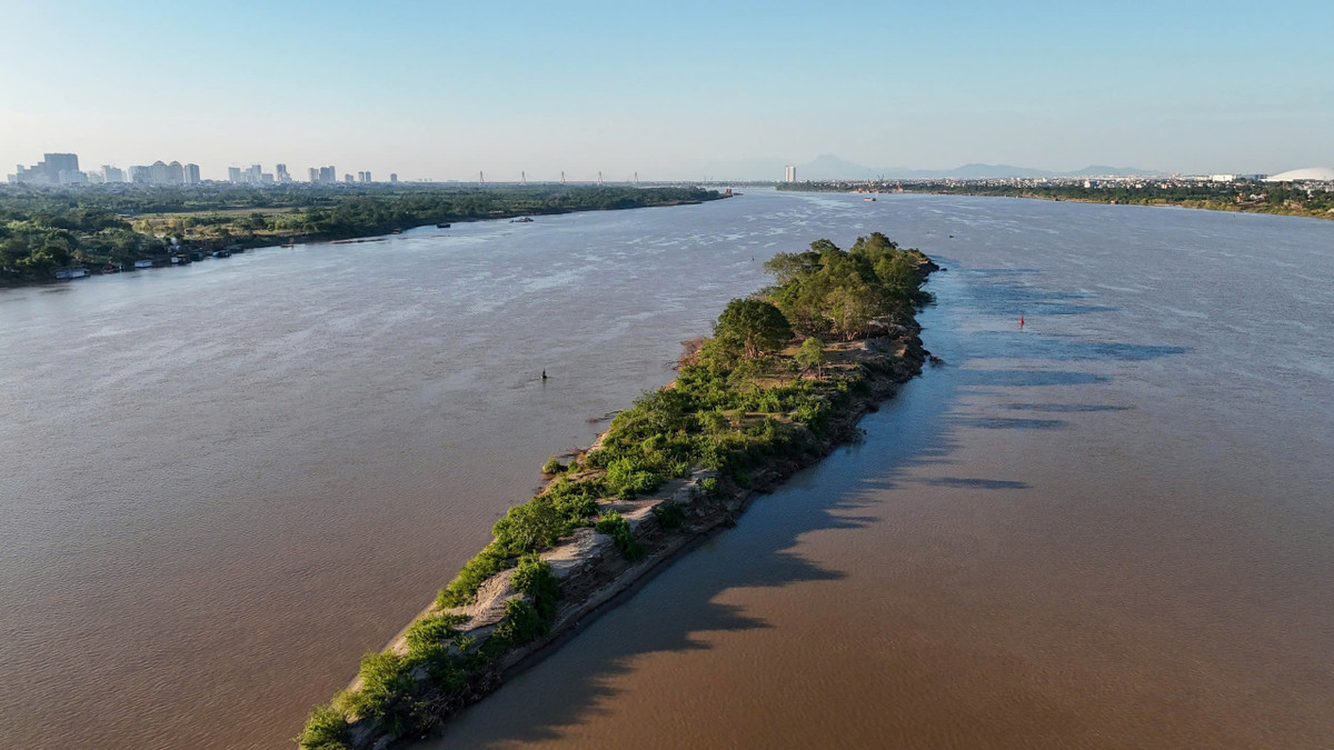 Đoạn từ cầu Thanh Trì đến cầu Mễ Sở là khu vực thương mại, dịch vụ, vận chuyển, công viên nông nghiệp sinh thái, bao gồm khu dân cư hiện hữu và xây dựng mới, công cộng, dịch vụ, du lịch...