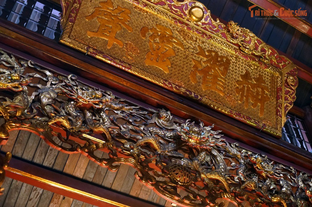 Biểu tượng của sự bảo hộ và ổn định. Trong tâm thức người Hà Nội, đền Bạch Mã tượng trưng cho sự che chở, vững bền và trật tự của kinh thành. Nhiều người đến đây cầu bình an, làm ăn thuận lợi và gia đạo yên ổn.