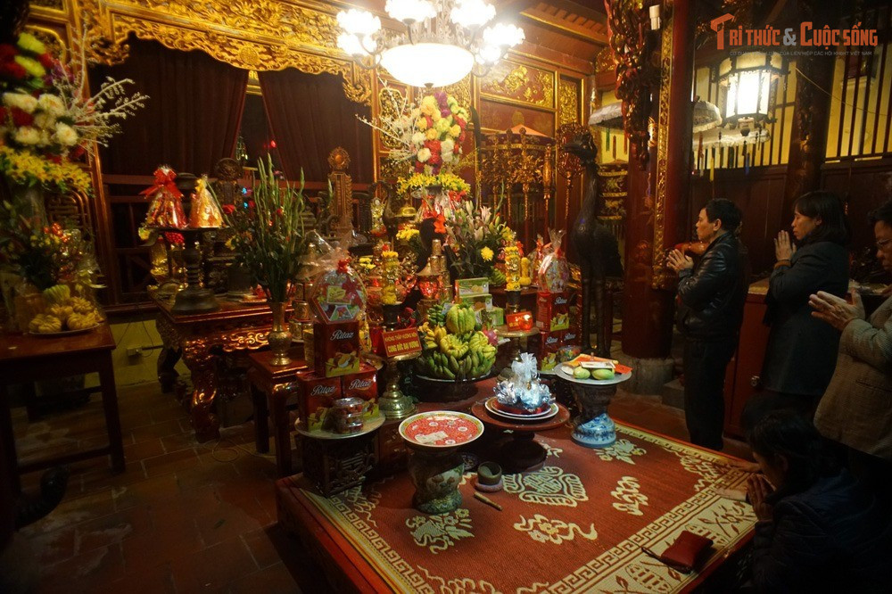 Không gian tâm linh giữa phố thị hiện đại. Dù nằm giữa khu phố cổ đông đúc, đền Bạch Mã vẫn là không gian linh thiêng, nơi người dân và du khách tìm về để kết nối với lịch sử và đời sống tinh thần của Hà Nội ngàn năm văn hiến.