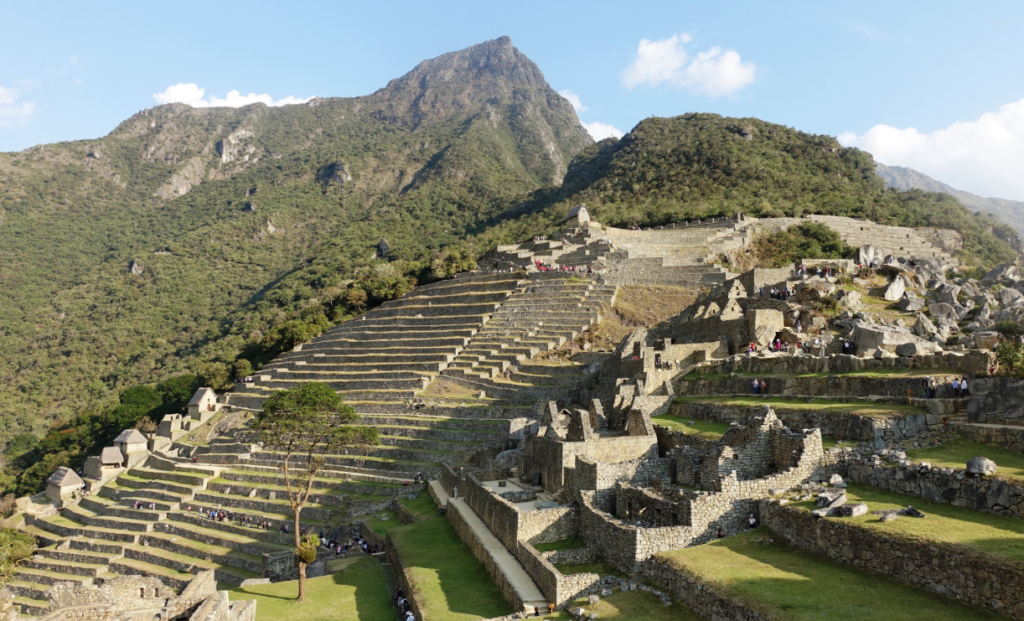  Nhiều di tích Inca khác. Không chỉ Machu Picchu, nơi đây còn có hàng chục công trình cổ khác của người Inca. Ảnh: ecoperutours.com.