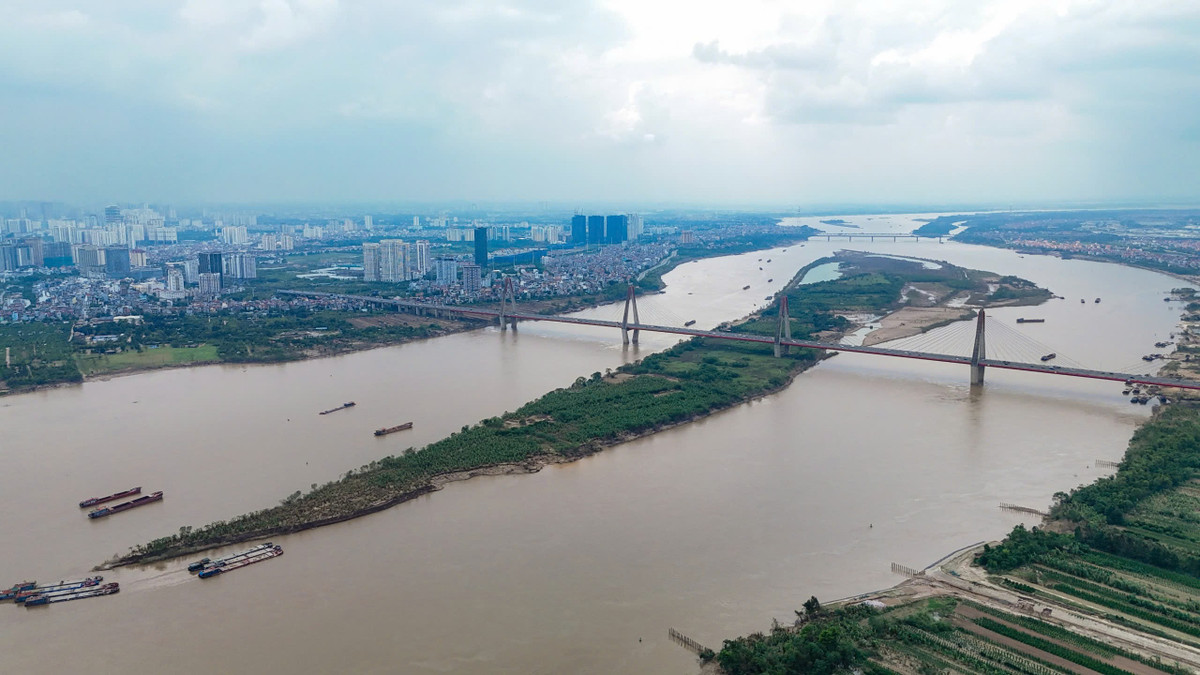 Dự kiến tổng vốn đầu tư dự kiến khoảng 338.000 tỉ đồng, được thực hiện theo phương thức đối tác công tư. TP Hà Nội dự kiến khởi công dự án vào ngày 19-12 tới, phấn đấu hoàn thành vào năm 2030.