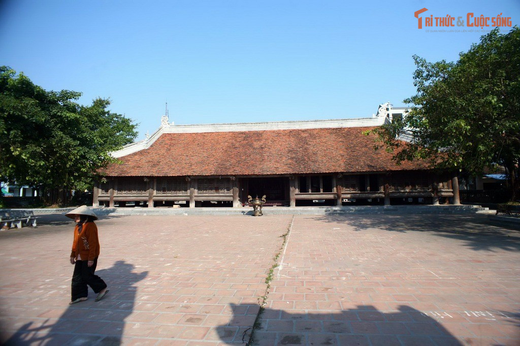 Ngôi đình cổ đẹp nhất Việt Nam. Đình Đình Bảng được giới nghiên cứu đánh giá là đỉnh cao của nghệ thuật kiến trúc đình làng truyền thống, với quy mô lớn, bố cục hài hòa và kỹ thuật xây dựng tinh xảo hiếm thấy.