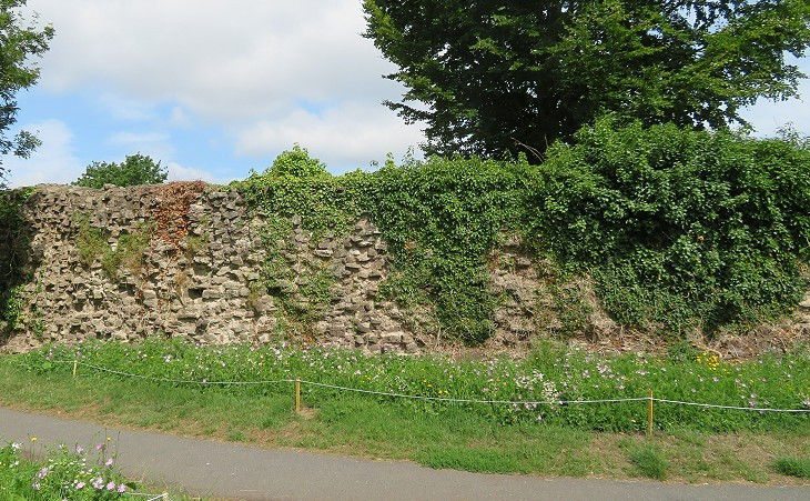  Là kho tư liệu quý cho khảo cổ học La Mã. Isca Augusta cung cấp nguồn dữ liệu quan trọng về tổ chức quân đội, kỹ thuật xây dựng và quá trình La Mã hóa tại Britannia, góp phần làm sáng tỏ lịch sử đế chế La Mã ở Anh. Ảnh: romeartlover.it.