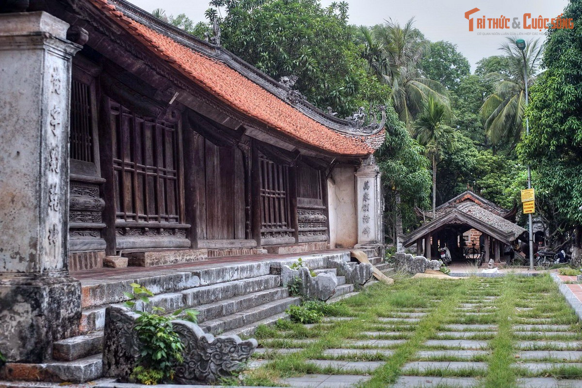 Gắn liền với Thiền sư Từ Đạo Hạnh. Chùa được dựng để thờ Thiền sư Từ Đạo Hạnh – một cao tăng nổi tiếng trong lịch sử Việt Nam, gắn với nhiều huyền thoại về sự tái sinh và phép màu.