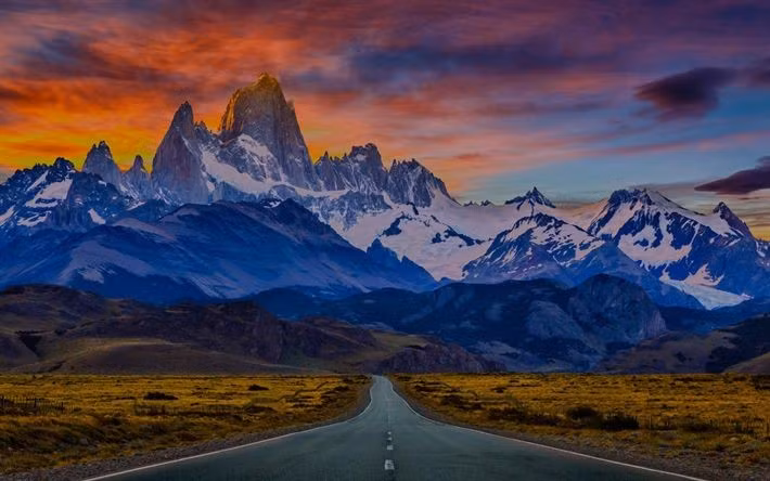  5. Khí hậu thay đổi chóng mặt. Trong một ngày, du khách có thể trải nghiệm nắng, mưa, gió mạnh và cả tuyết rơi. Ảnh: Pinterest.