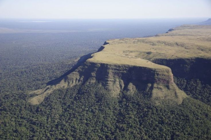  Dấu tích địa chất hàng triệu năm tuổi. Các cao nguyên đá và vách đá trong công viên hình thành từ hàng triệu năm trước, mang lại giá trị nghiên cứu địa chất và lịch sử Trái Đất. Ảnh: Pinterest.