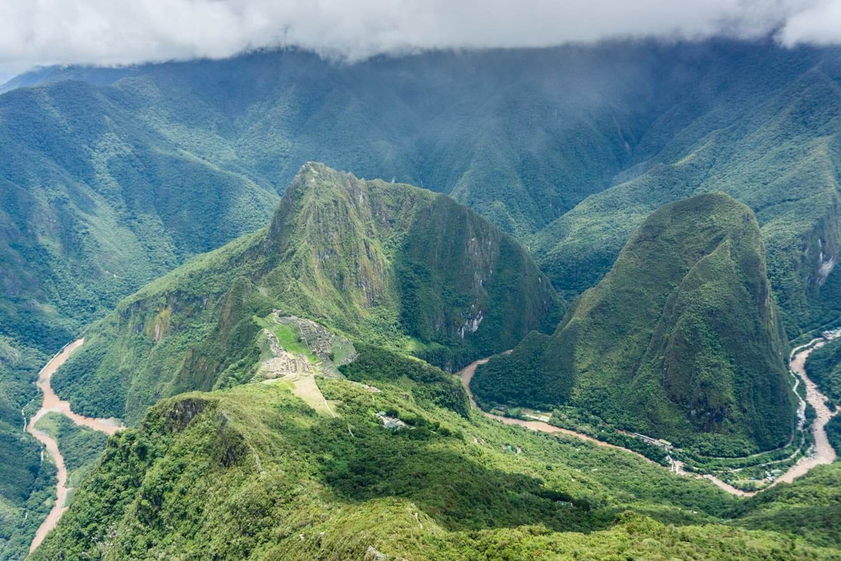  Nằm trong dải rừng mây Andes. Cảnh quan luôn mờ sương tạo nét huyền bí khó quên. Ảnh: Pinterest.