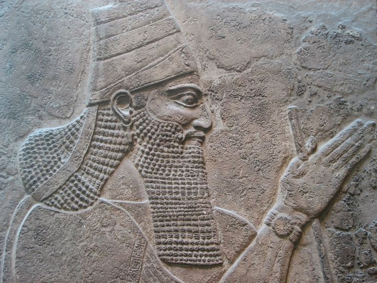  Do vua Sennacherib chỉ huy. Chiến dịch được lãnh đạo bởi Sennacherib, vị vua Assyria nổi tiếng với các cuộc chinh phạt quy mô lớn. Ảnh: Pinterest.