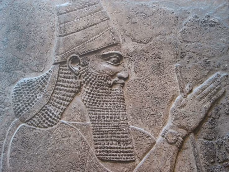  Do vua Sennacherib chỉ huy. Chiến dịch được lãnh đạo bởi Sennacherib, vị vua Assyria nổi tiếng với các cuộc chinh phạt quy mô lớn. Ảnh: Pinterest.
