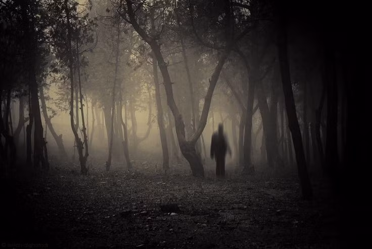  Biểu tượng của sự trừng phạt. Nzambi đôi khi được xem là hiện thân của sự báo oán, trừng trị những kẻ phạm tội hoặc chống lại quy tắc cộng đồng. Ảnh: Pinterest.