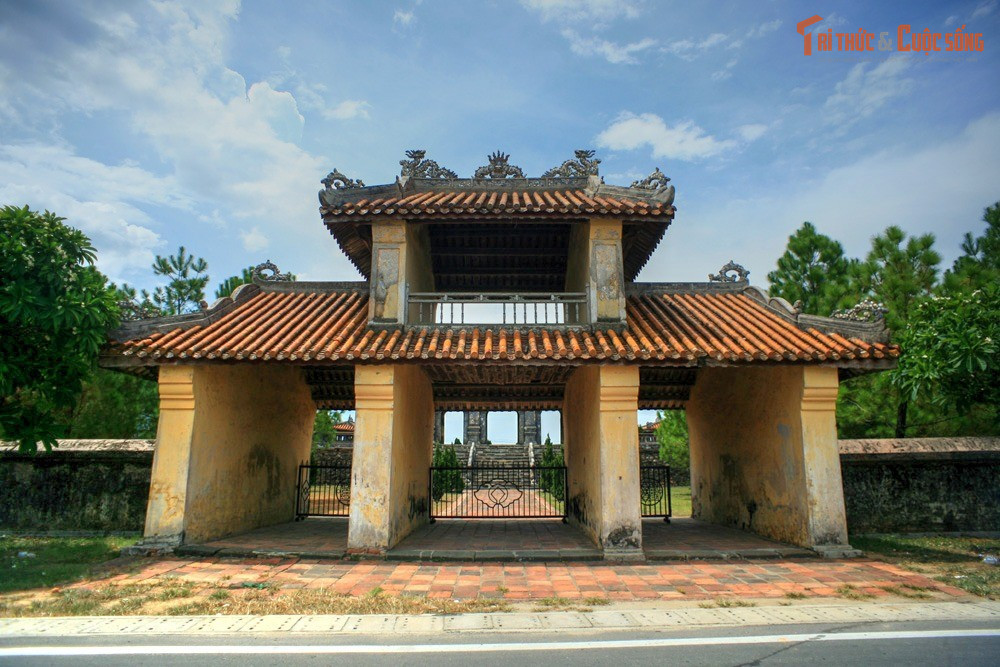 Không gắn trực tiếp với hoạt động dạy học. Khác với Quốc Tử Giám, Văn Miếu Huế chủ yếu mang tính biểu tượng và nghi lễ, còn hoạt động đào tạo nhân tài được tổ chức tại các cơ sở khác trong kinh thành.