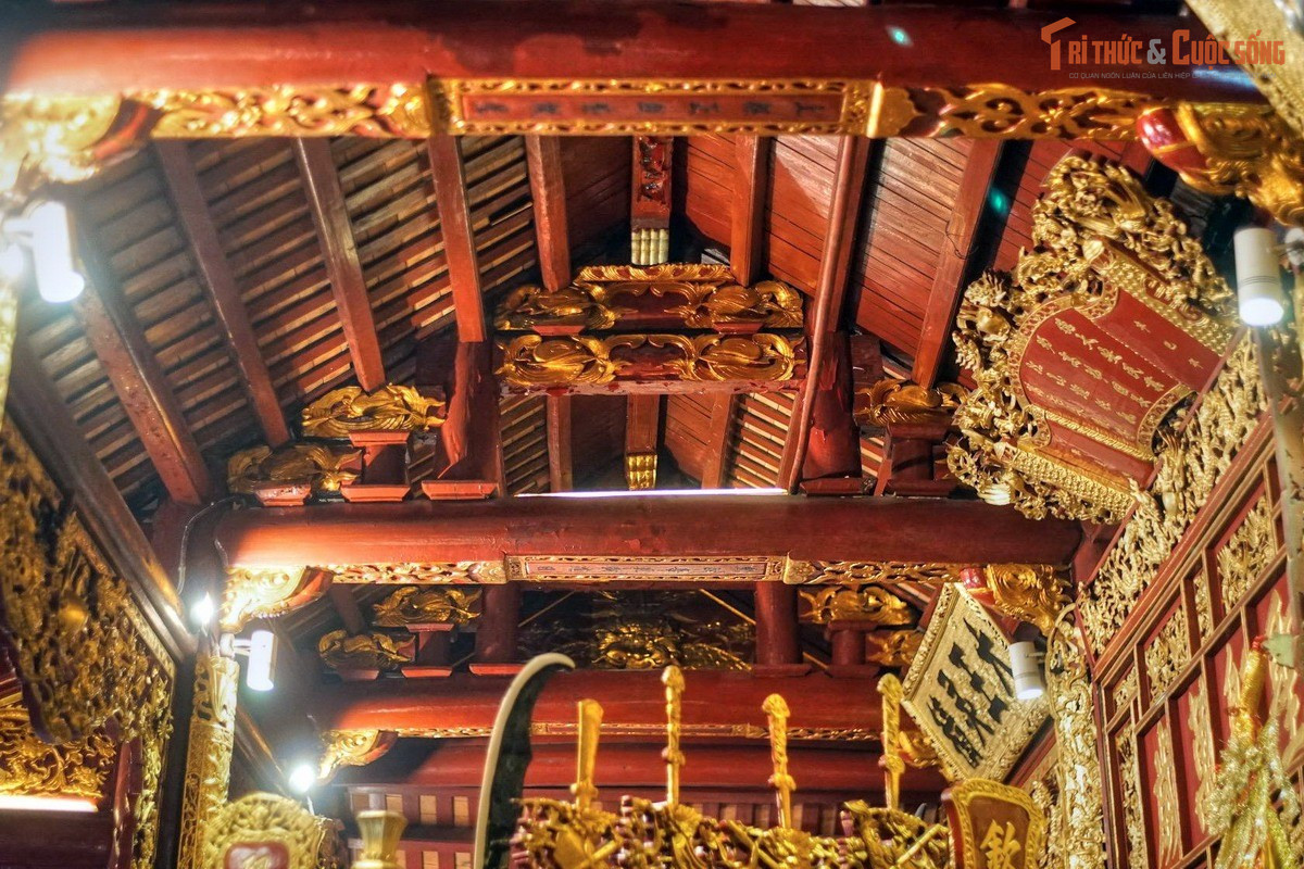 Kiến trúc mang đậm dấu ấn thời Lê – Nguyễn. Các hạng mục chính của đền được trùng tu nhiều lần nhưng vẫn giữ phong cách kiến trúc truyền thống với mái cong, vì kèo gỗ và trang trí tinh xảo.